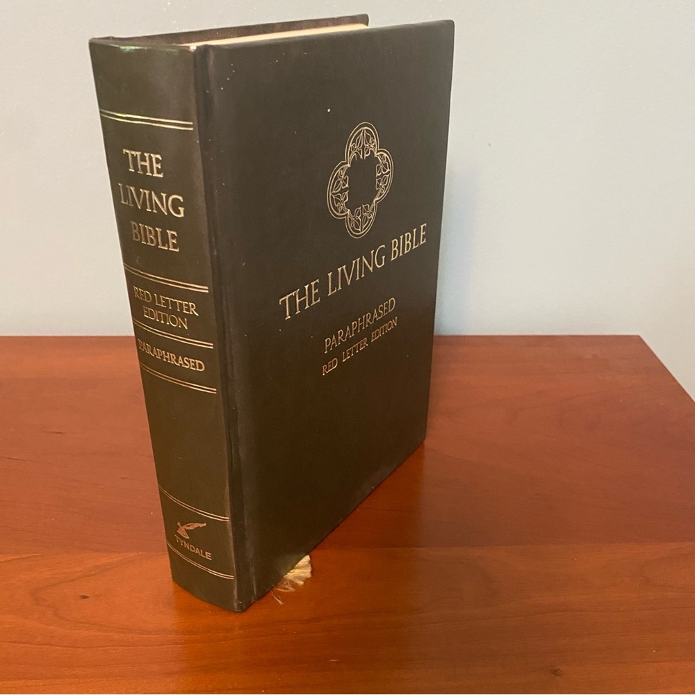 The Living Bible Paraphrased Red Letter Edition Tyndale Hardback 1974 Green